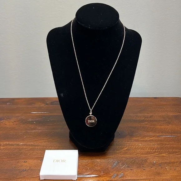 Dior • Gold J'adore Necklace - Picture 11 of 15